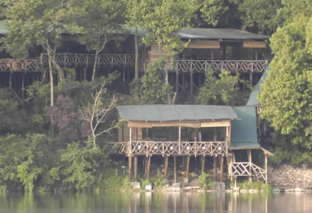 Luxury accommodation in Queen Elizabeth National Park 11 Luxury accommodation in Queen Elizabeth National Park