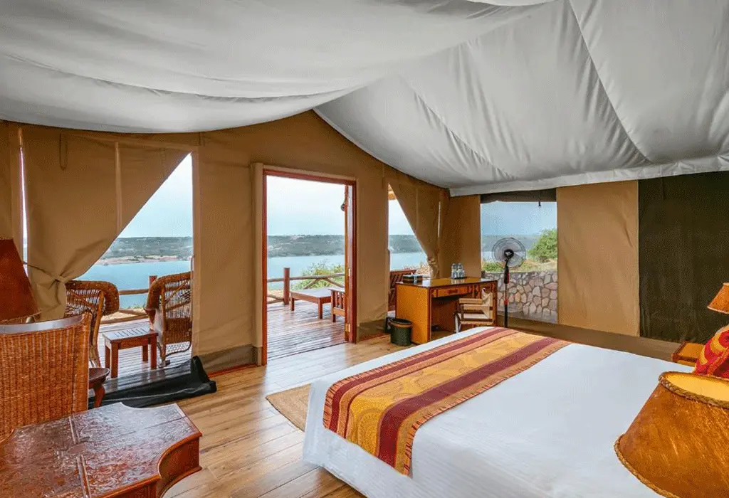 Luxury accommodation in Queen Elizabeth National Park- Mweya safari lodge