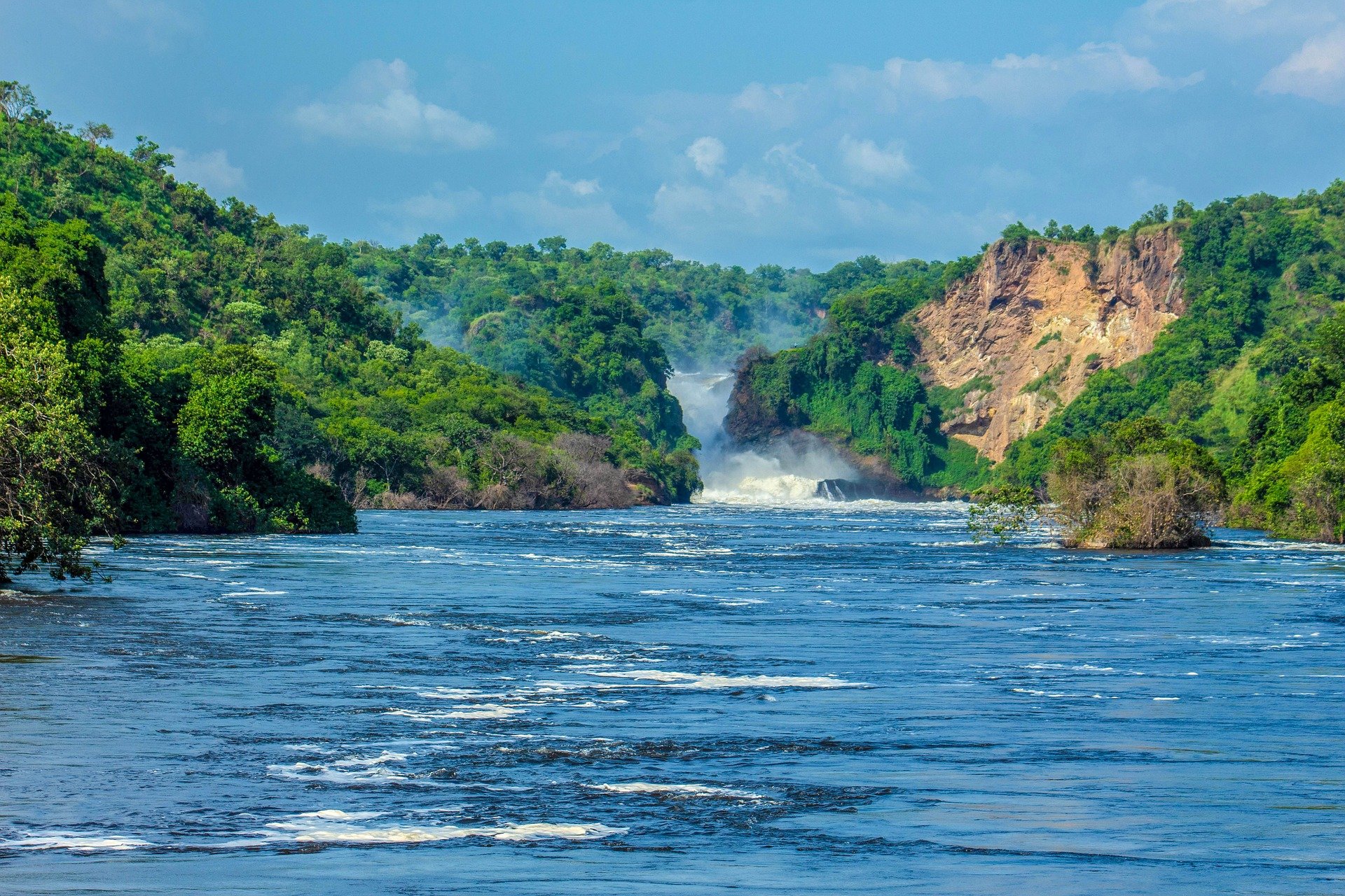 Complete Uganda Travel Tips: Best Safari Guide in 2026/2027 7 Scenic Murchison Falls landscape illustrating the best time to visit Uganda