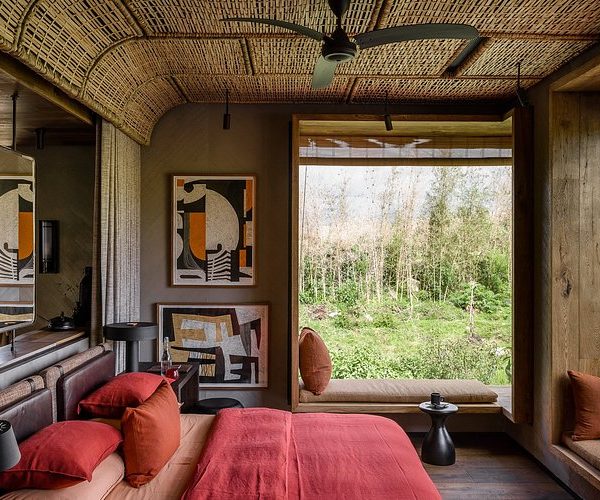 4 Days Ultra-Luxury Gorilla Trekking Rwanda at Singita | Exclusive Gorilla Safari